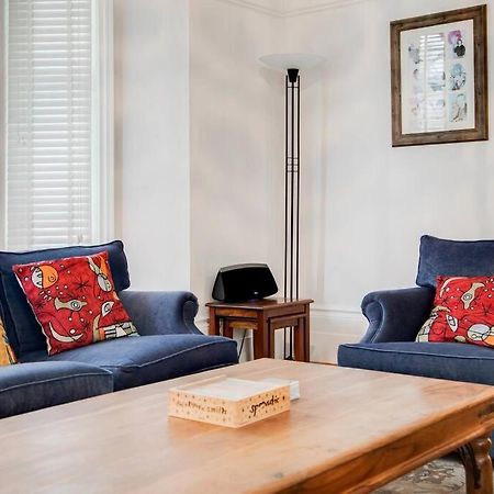 Princes Villa - Large Fully Self Contained Flat, 5 Minutes From The Sea เฮสติงส์ ภายนอก รูปภาพ