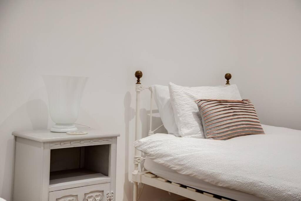 Princes Villa - Large Fully Self Contained Flat, 5 Minutes From The Sea เฮสติงส์ ภายนอก รูปภาพ