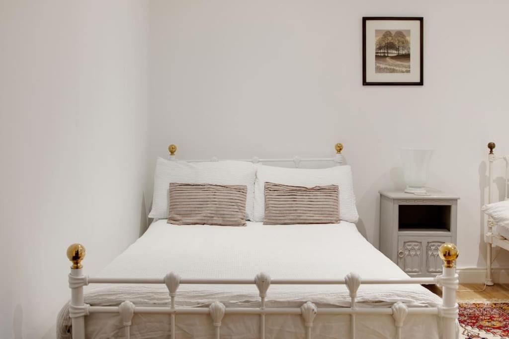 Princes Villa - Large Fully Self Contained Flat, 5 Minutes From The Sea เฮสติงส์ ภายนอก รูปภาพ