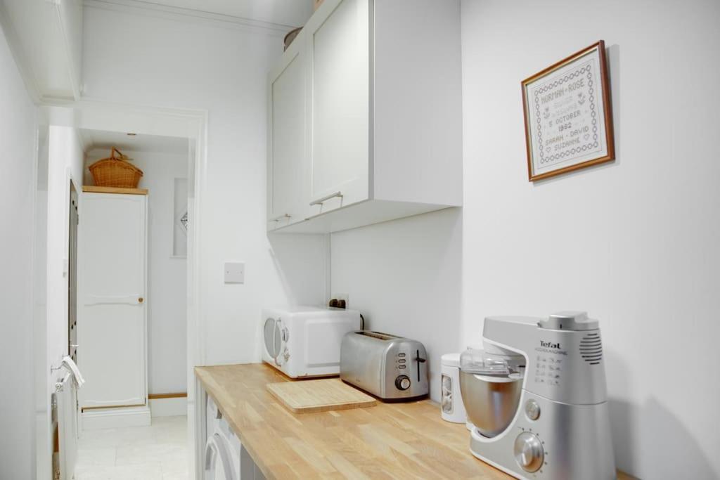 Princes Villa - Large Fully Self Contained Flat, 5 Minutes From The Sea เฮสติงส์ ภายนอก รูปภาพ